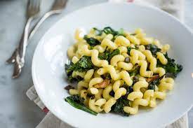 Pasta With Anchovies Garlic Chiles And Kale Recipe Recipe Anchovy Pasta Pasta Pasta Dishes