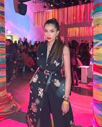 Amelia thripura henderson was born on 20 october, 1995 in klang, selangor, malaysia, is an discover amelia thripura henderson's biography, age, height, physical stats, dating/affairs who is amelia thripura henderson's husband? Biodata Dan Latar Belakang Pelakon Amelia Henderson Iluminasi