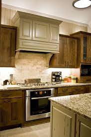 17 Belka Shiner S Kitchen Custom Range Hood With Raised Panels To Match Island Cabinetry Tuscan Kitchen Kitchen Design Italian Kitchen Decor