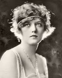 A PERSON IN THE DARK: Marion Davies: Thumbs Up Or Thumbs Down? (Part 1)