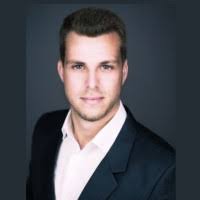 2400+ perfiles de «Benjamin»