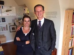 José dos santos is one of the most famous political leaders in africa and the longest serving president of angola. Jose Rodrigues Dos Santos Na Nossa Livraria Foto De Livraria Deja Lu Cascais Tripadvisor