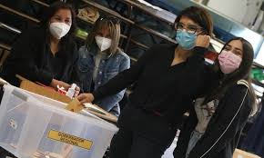 Si karina oliva gana la gobernación, sería interesante porque el pc tendría a la alcaldesa de santiago y, como aliada, a la gobernadora de la región metropolitana. Karina Oliva Este Pais Tiene Una Profunda Rabia Con Sus Instituciones