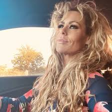 Lisa Stucker Edgerton (@lisa_m_edgerton_missfitmomma) • Instagram photos  and videos