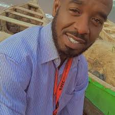 When a lady says as for her all her friends are males and that women are  troublesome and gossipers?Is that a RED FLAG?