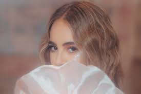 She was born in 1983, in the northern portuguese city of barcelos, rather than in lisbon, the cradle of fado. Gisela Joao Nem Sei Muito Bem O Que E O Fado E Um Sentimento