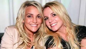 Britney spears' boyfriend sam asghari sports 'free britney' shirt ahead of conservatorship hearing jun 23, 2021 erika jayne fires back at critics amid ongoing legal woes and divorce Britney Spears Celebrates Sister S Birthday With Epic Throwback Photo