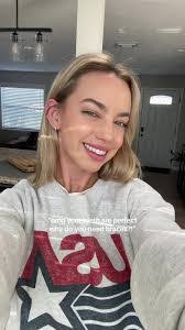 Stephanie Brace's Instagram, Twitter & Facebook