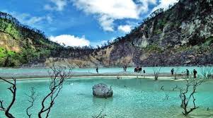 Kawah putih ciwidey selalu mempesona dan berhasil menjadi sorotan mata kapanpun waktunya. Harga Tiket Masuk Kawah Putih Ciwidey Bandung Terbaru 2021 Wisata Oke