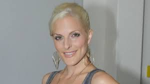Sandy mölling (born 27 april 1981) is a german singer, songwriter, actress and television personality. Sandy Molling Hat Den Body Wie Vor 20 Jahren Das Ist Ihr Geheimnis