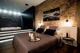 Situe A Bruxelles L 39 Appartement Independant Chambre Avec Jacuzzi Sauna Privatif Est Dote D 39 Une Connexion Wi Fi Grat Jacuzzi Hotels Room Bedroom Design