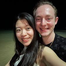 Noon & Eric👩🏻‍❤️‍💋‍👨🏻 (@noon.eric)