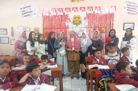 Lomba menghias ruang kelas itu dibagi menjadi dua kategori, kelas bawah dan kelas tinggi. Sdn Desa Cibima Tradisikan Lomba Menghias Kelas Pelita Sukabumi