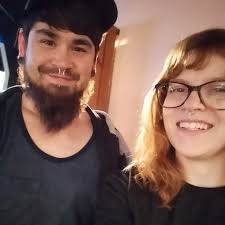 Are there good rockhounding spots near Fort Gratiot Lighthouse?