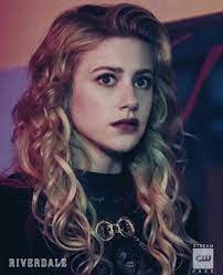 Pin By Ady Dzo On Riverdale Alice Cooper Riverdale Betty Cooper Riverdale Riverdale