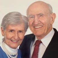 Alice Menefee's Instagram, Twitter & Facebook