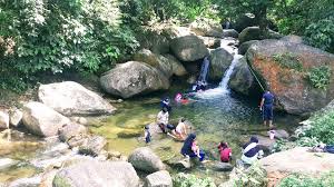 Akan tetapi di baliknya, ada tradisi melegenda yang masih dipegang warga setempat. Hiking Gardening Air Terjun Bukit Jana