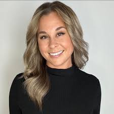 Jen Roman's Instagram, Twitter & Facebook