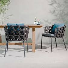 Outdoor Stuhle Hocker Und Ausgefallene Gartenmobel Finden Sie Bei Uns Im Shop Salonfahig Aber Fur Draussen Esszimmerstuhle Leder Mobeldesign Diy Gartenmobel