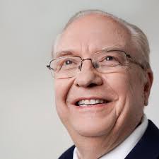 Leslie Olson's Instagram, Twitter & Facebook