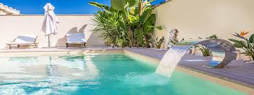 Dealing with tough algae or copper stains? Swimming Pools Renolit