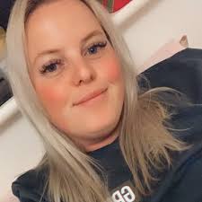 daisy roberts (@daisyvrxx)