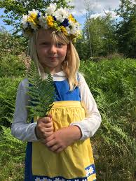 Under senare år har globaliseringen på villkor från eliten glad midsommar, anders! Glad Midsommar Happy Midsummer My Daughter Celebrating The Lovely Swedish Tradition Midsommar Pics