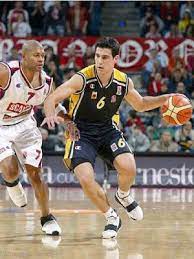 Nikos zisis, born august 16, 1983 in thessaloniki, greece, a key contributor to greece's triumph at eurobasket in belgrade the summer of 2005, was named young player of the 2005 year by fiba europe, the sport's governing body on the continent. Nikos Zisis Phantis