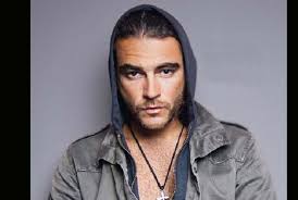 Diego Val graba tema con Carlos Iglesias y vuelve al Perú