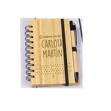 Ecards de iniciales de nombres gratis y premium para compartir con tu teléfono móvil en facebook, twitter, google o whatsapp. Blocs Y Cuadernos De Notas Regalo Personalizado Con Boligrafo A Juego Bloc De Notas De Madera Grabado Con Sus Iniciales Nombre Y Apellidos Oficina Y Papeleria Terenowiec Com