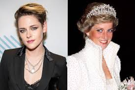 Kristen stewart getting cast in pablo larraín's spencer, a drama about a pivotal three days the princess spent at queen elizabeth ii's sandringham stewart is, of course, like, so american, making her an intriguing, left field choice for the role of princess diana. Kristen Stewart As Princess Diana First Photo People Com