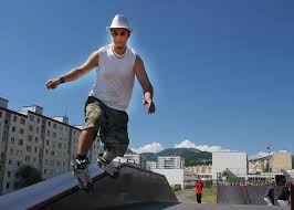 Skejťáci a korčuliari