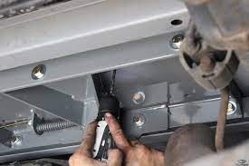 To install a gooseneck hitch, sometimes a few modifications need to made to the truck. Hitched 2011 Ram B W Hitch Gooseneck Install