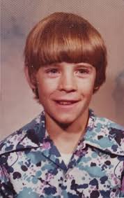 Well look at that shirt and the long bangs. For some reason his sisters had  the really short bangs. Happy 64th Birthday Craig. Keep wearing those  bright colors they suit you fine.😊 |