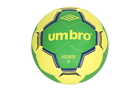 Handball (also known as team handball, european handball or olympic handball) is a team sport in which two teams of seven players each (six outcourt players and a goalkeeper) pass a ball using their hands with the aim of throwing it into the goal of the other team. Umbro Ascento Handball Hk Landsas