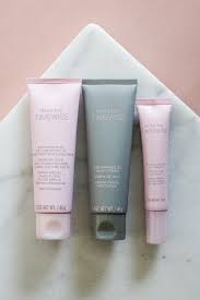 Features 4 in 1 cleanser night cream day cream spf 30 eye cream day cream full set full set non spf sample. The Best Sunscreen For Dark Skin Tones Mary Kay Timewise Style Domination