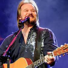 Watch the video for anymore from travis tritt's greatest hits: Travis Tritt Brings Cowboy Country Back To Bijou Arts And Culture Utdailybeacon Com