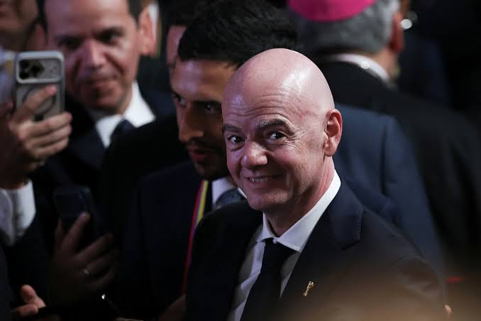Infantino perde apoio ap&oacute;s vice-presidente apontar demiss&atilde;o de diretor como &ldquo;gota d'&aacute;gua&rdquo; Por Reuters