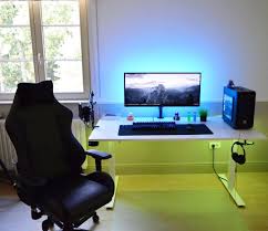 245 Curtidas 2 Comentarios Computer Builds And Setups Pc Media No Instagram By Cedric De Vijt Pcmedia Minimal For S New Homes Dream House Home