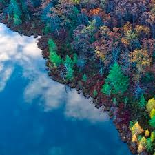 Unsolved problems in plane geometry. Vattenguiden