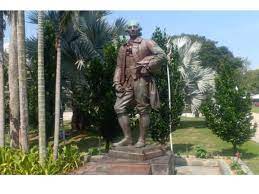 Sejarah pulau pinang bermula dalam tahun 1786, apabila captain francis light membuat perjanjian dengan sultan kedah. Simbah Cat Pada Tugu Francis Light Disyaki Tanda Protes