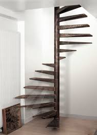 A la fois pratique et esthétique, l'escalier devient de plus en plus moderne offrant des structures incroyables. 19 Idees De Escalier Metal Escaliers Metal Escalier Escalier En Colimacon