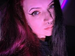 Nicole Durden's Instagram, Twitter & Facebook