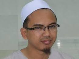 He sent a message in whatsapp to his wife, mariam yusof, who is in sepang, selangor, before leaving. Berparti Atau Tanpa Parti Husam Tetap Harapan Malaysia Kata Wan Ji