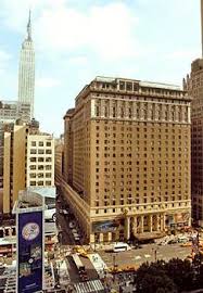 Hotellet erbjuder en takterrass med bar och utsikt över staden. Plots Plans The Hotel Pennsylvania Should Be Preserved