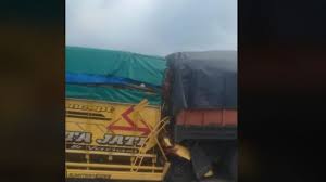 Posted by unknown posted on 5:40 pm with 1 comment. Bikin Merinding Kecelakaan Truk Di Tol Cipali Kondisinya Mengenaskan