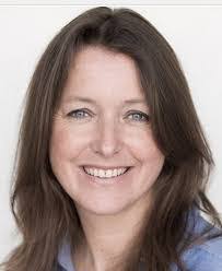 Fiona Neil's Instagram, Twitter & Facebook