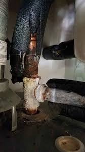 We maintain a house for a customer and about once year a copper pipe joint will just break open. Water Heater Inlet Corrosion After 4 Years Installer Claims They Did Everything Right Home Improvement Stack Exchange
