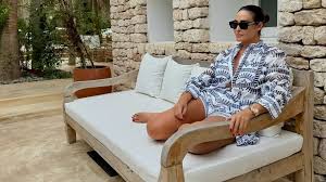 Isa bruneñli erome we chatted for a brief time to improve