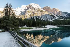 Pewarnaanya yang memakai pensil corak membuat gambar pemandangan alam asli lukisan yang diperoleh mempunyai dampak komposisi gambar pemandangan alam yang manis. Lake Bergsee Panorama Nature Park Dolomites Mountain Lake Alpine Mountains Wallpaper Hd Wallpaper Nature Wallpaper Pikist